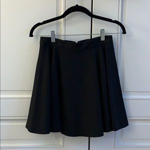 Alice + Olivia flirty mini skirt 🥰